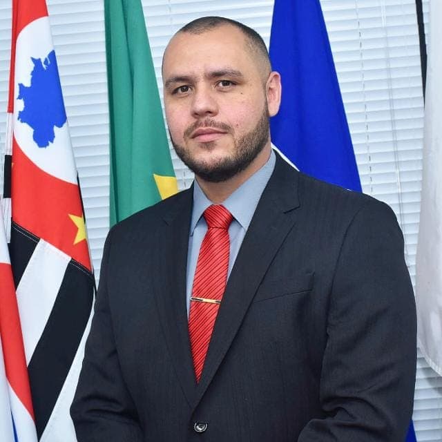 Dr. Silas Freire no escritório